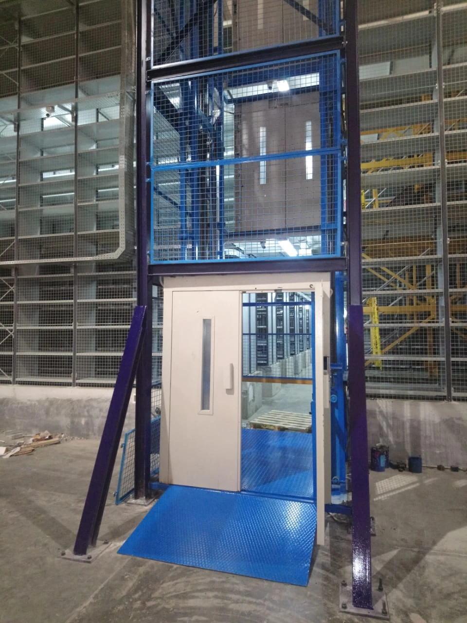 hydraulic elevator